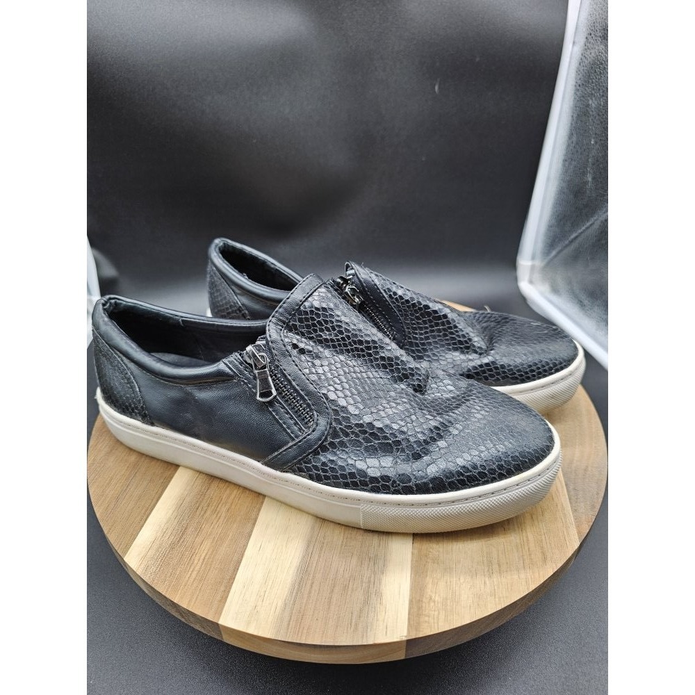 Steve Madden Womens Size 9 Black Leather Look Slip On Sneakers